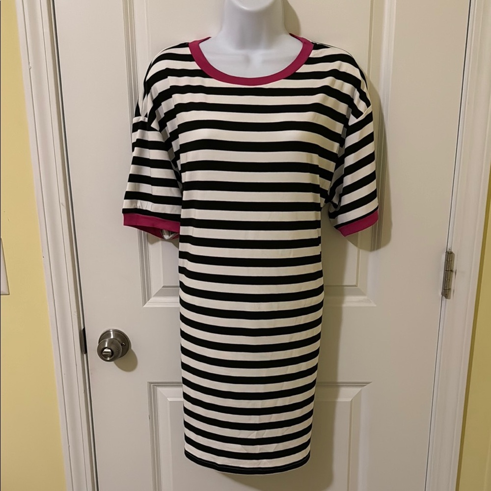 Chic Striped Dress with Pink Trim